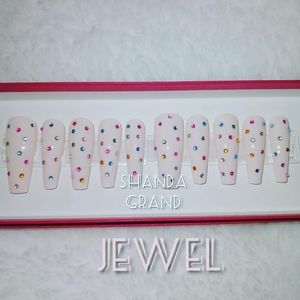 Lux Press-On Nails (Coffin Shape)